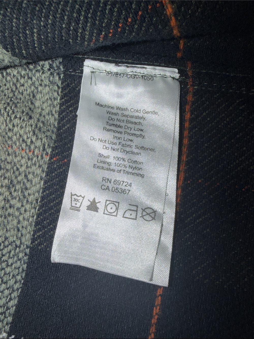 Mountain Hardwear Men's Black and Gray Plaid Button-Down Shirt - Picture 4 of 6
